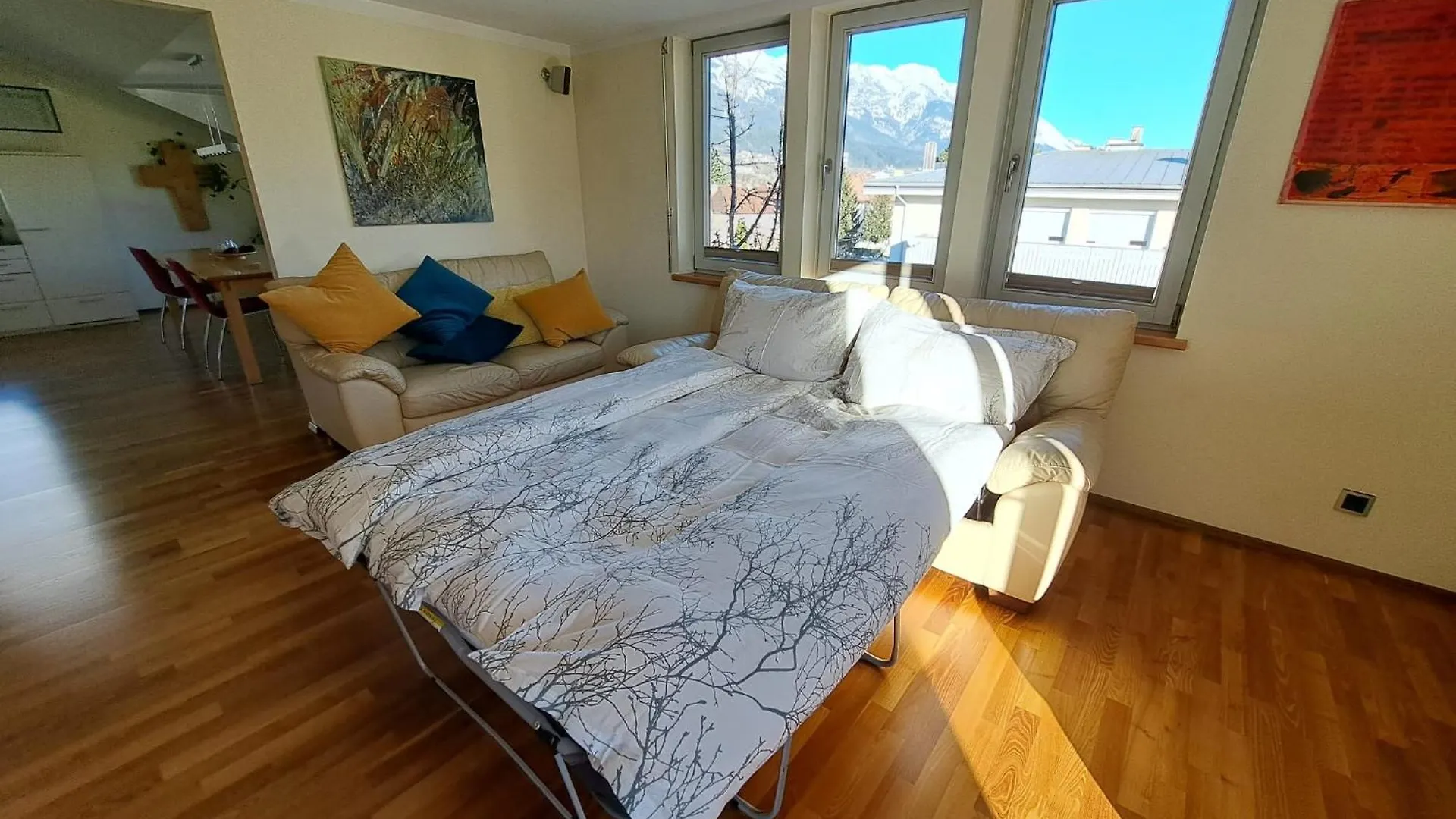 شقة Grosse Exklusive Wohnung Mit Balkon Und Fantastischer Aussicht Auf Die Bergwelt Inkl Privatem Parkplatz Mit E-Ladestation إنسبروك