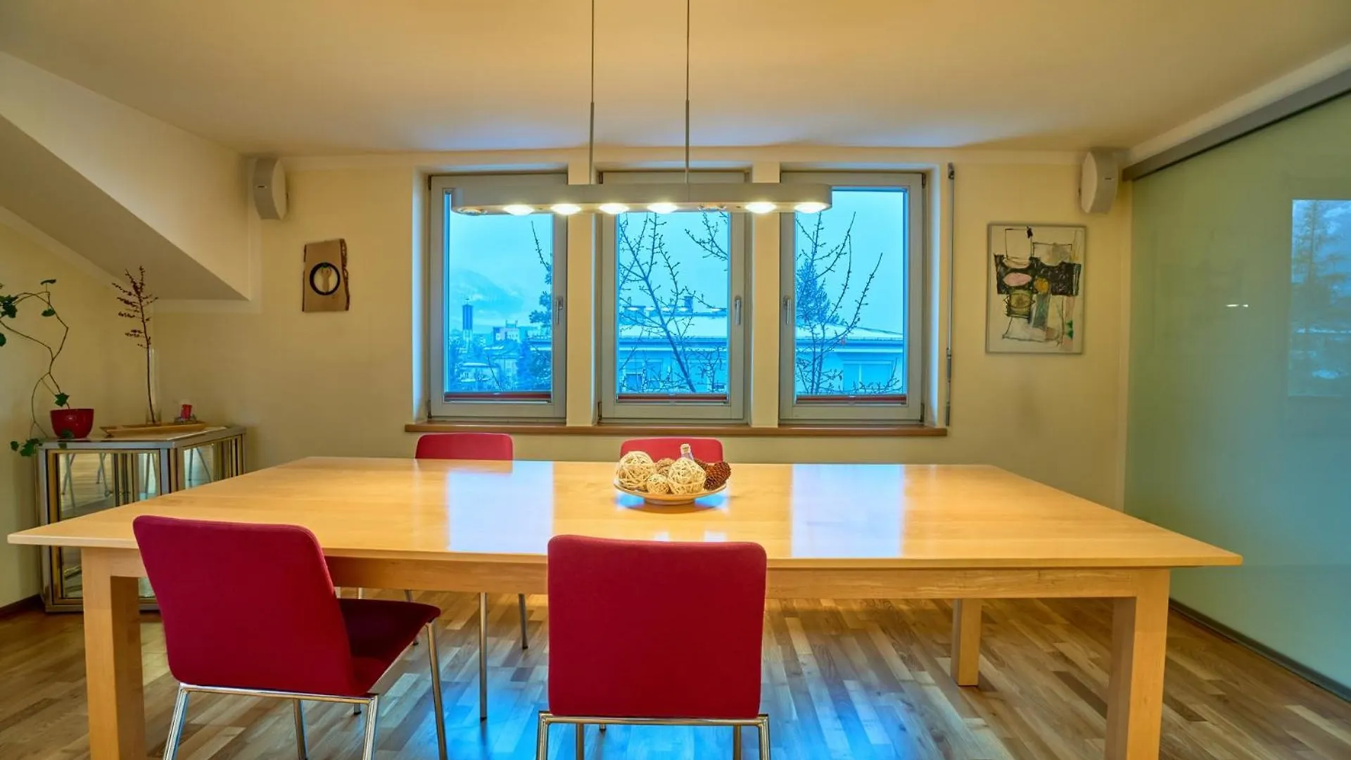 شقة Grosse Exklusive Wohnung Mit Balkon Und Fantastischer Aussicht Auf Die Bergwelt Inkl Privatem Parkplatz Mit E-Ladestation إنسبروك